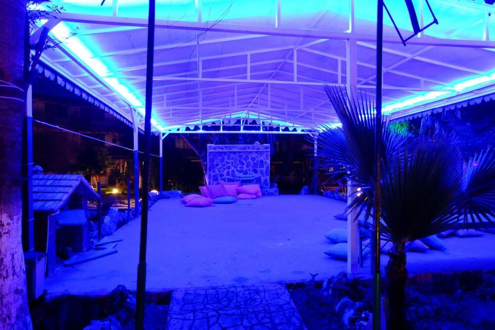 Erendiz Garden Hotel เกเมร์ ภายนอก รูปภาพ