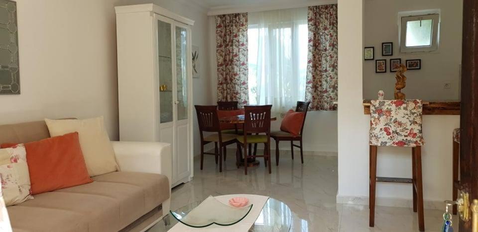 Erendiz Garden Hotel เกเมร์ ภายนอก รูปภาพ