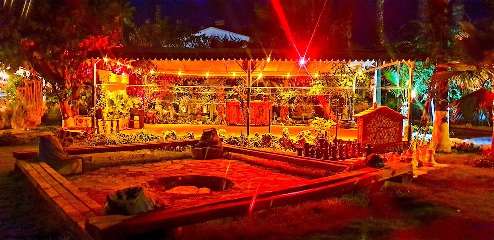 Erendiz Garden Hotel เกเมร์ ภายนอก รูปภาพ