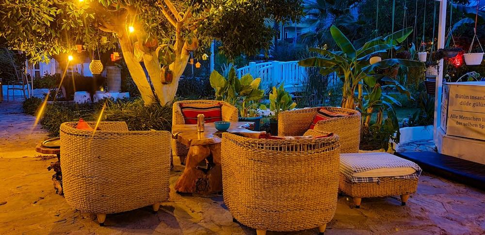Erendiz Garden Hotel เกเมร์ ภายนอก รูปภาพ